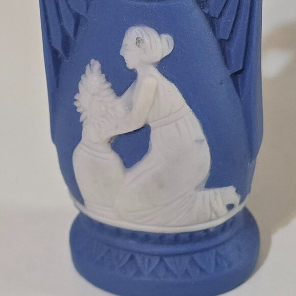 Vintage Miniature Wedgewood Style Jasperware Blue & White Vase Japan - Picture 4 of 4